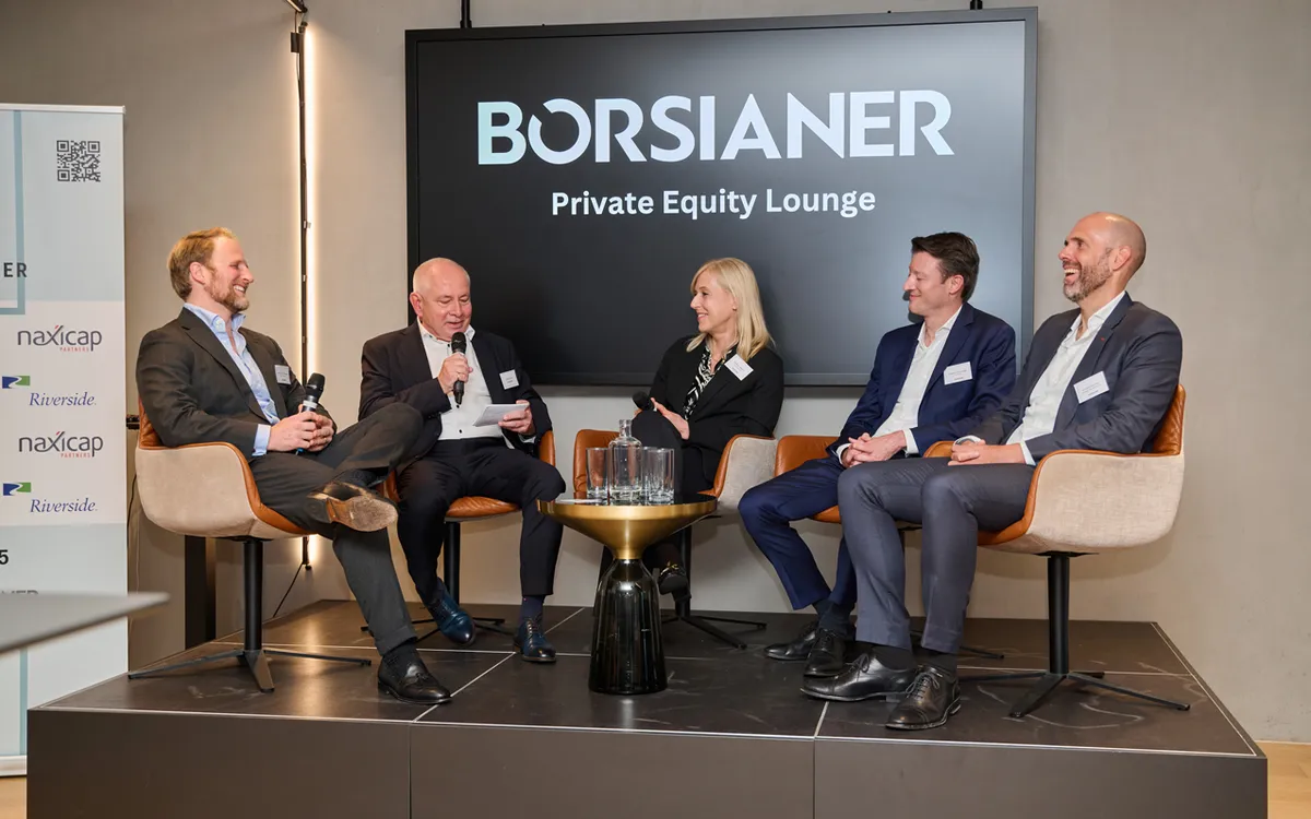 Die Diskutanten auf der Bühne