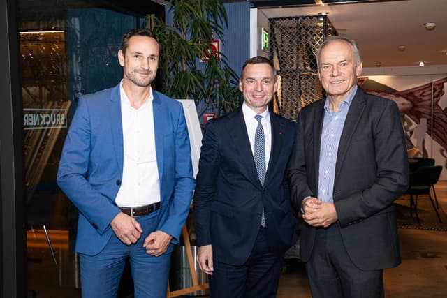 Ein freundliches Trio: mit Erich Stadlberger (Oberbank) und Frranz Jahn