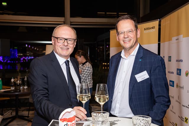 Christian Petter (J. Safra Sarasin) unterhielt sich mit Podiumskollege Klaus Kumpfmüller (Hypo OÖ). (