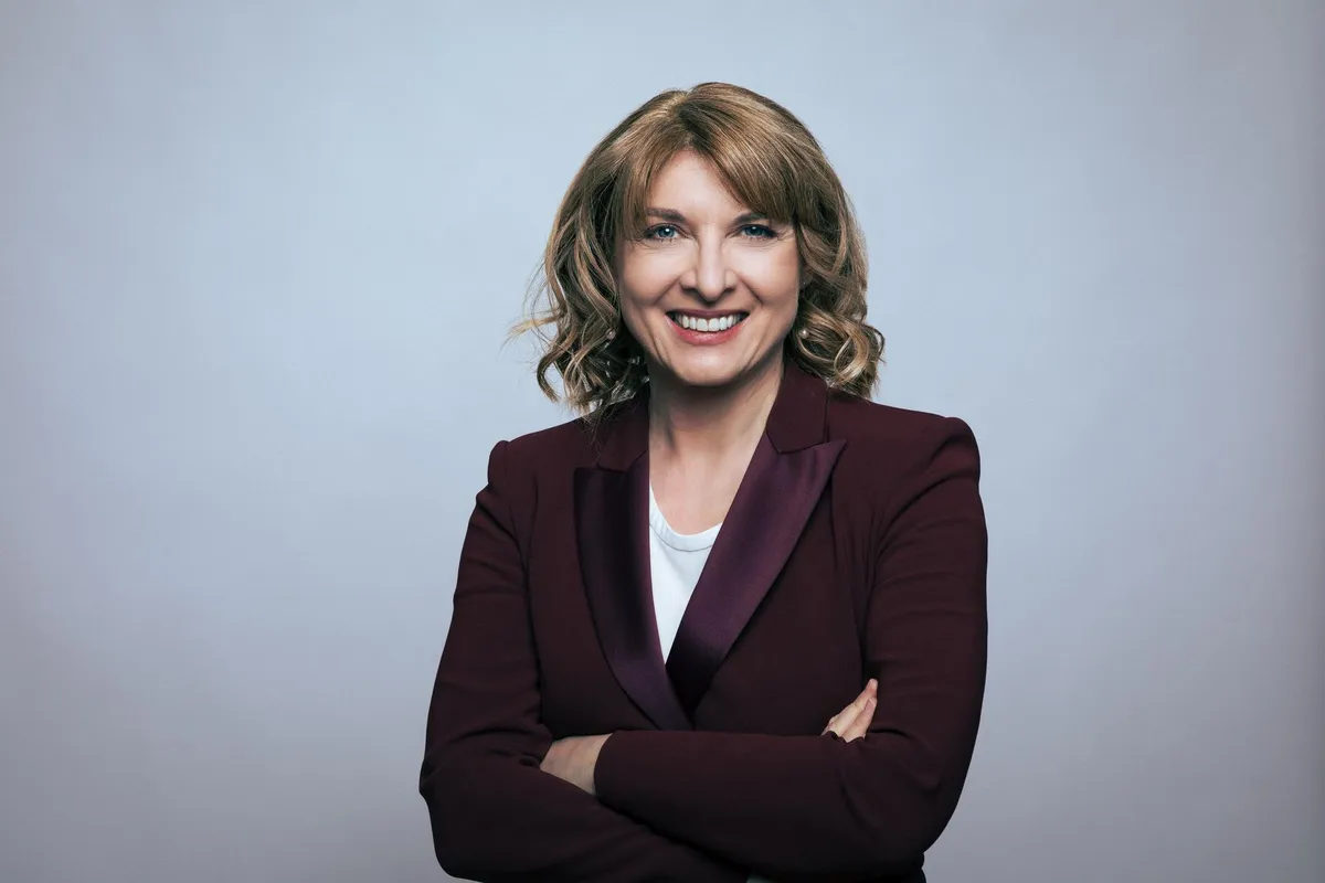 Frau in einen Jackett