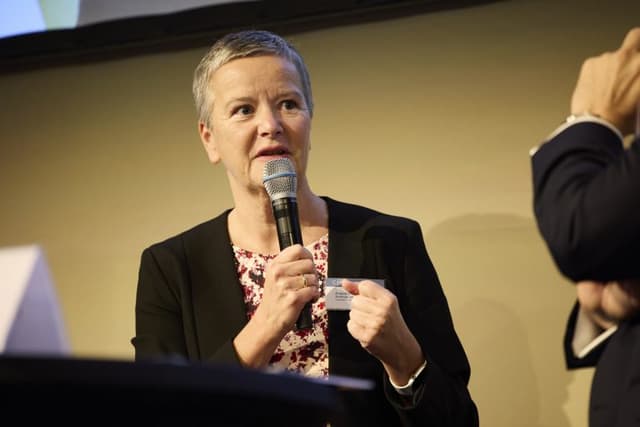 Angelika Sommer-Hemetsberger - OeKB AG
