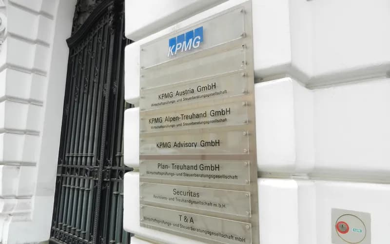 KPMG Türschild