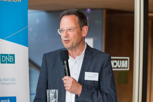 Klaus Kumpfmüller (Hypo Oberösterreich) würde sich als Banker nur bedingt über Zinssenkungen freuen. Auch die Zinsspanne wäre dann kleiner.
