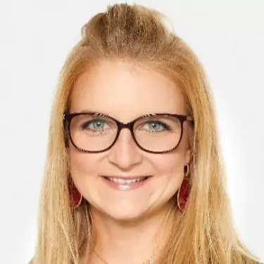 Julia Newertal