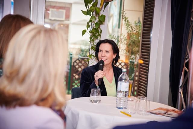 Alexandra Habeler-Drabek (Erste Group Bank AG) stuft bei Zweifel nicht grün ein, weil sie Angst vor Greenwashing-Vorwürfen hat.