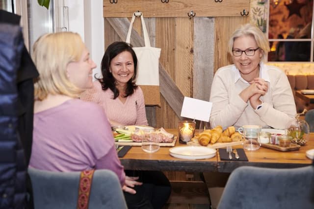 So viel gute Laune ist ansteckend: Maria Schönhofer-Holler (EO Executives) genoss das Frühstück im Boxwood.