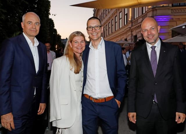 Karl Assl, CFO Carbones Holding und RLB OÖ-Vorstand Michael Glaser