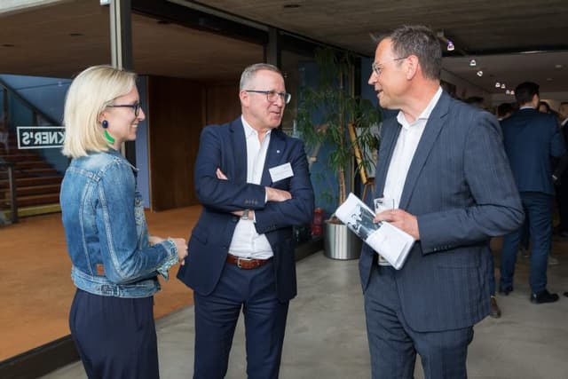 Robert Machtlinger (m.), diskutierte schon vorab mit Klaus Kumpfmüller (Hypo Oberösterreich) und Valentina Stark vom Börsianer die heißesten Themen.