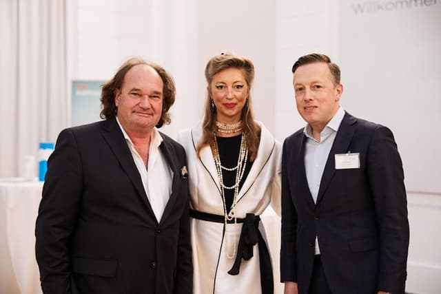 Raimund Enengl und Anna Palamarchuk (beide Taurus Investment) grillten Mike Judith (DNB AM) wegen Investmentideen.