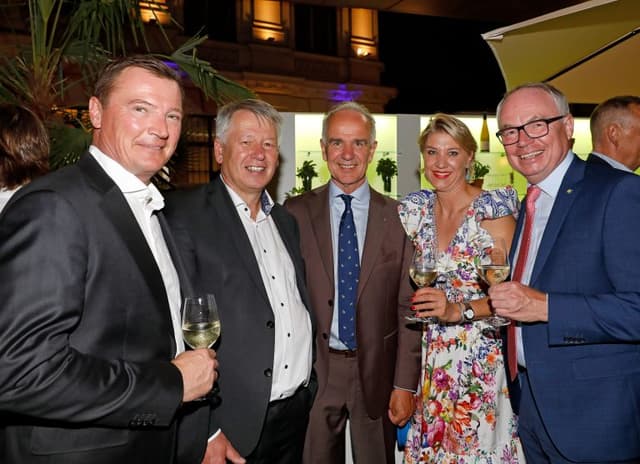 Markus Friesacher (MF Gruppe), RLB OÖ-Aufsichtsratsvizepräsident Herbert Brandmayr, RLB OÖ-Aufsichtsratspräsident Volkmar Angermeier, Elisabeth Eder, nö. Landeshauptfrau-Stellvertreter Stephan Pernkopf