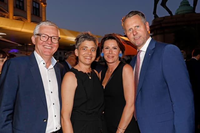 Erema-Chef Manfred Hackl und Ute Hackl, Monika Sandberger (Geschäftsführung zukunft.lehre.österreich), RLB OÖ-Vorstandsdirektor und COO Stefan Sandberger