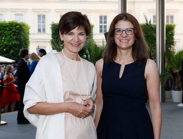 RLB OÖ-Generaldirektor-Stellvertreterin und CMO Michaela Keplinger-Mitterlehner, AMAG-CFO Claudia Trampitsch